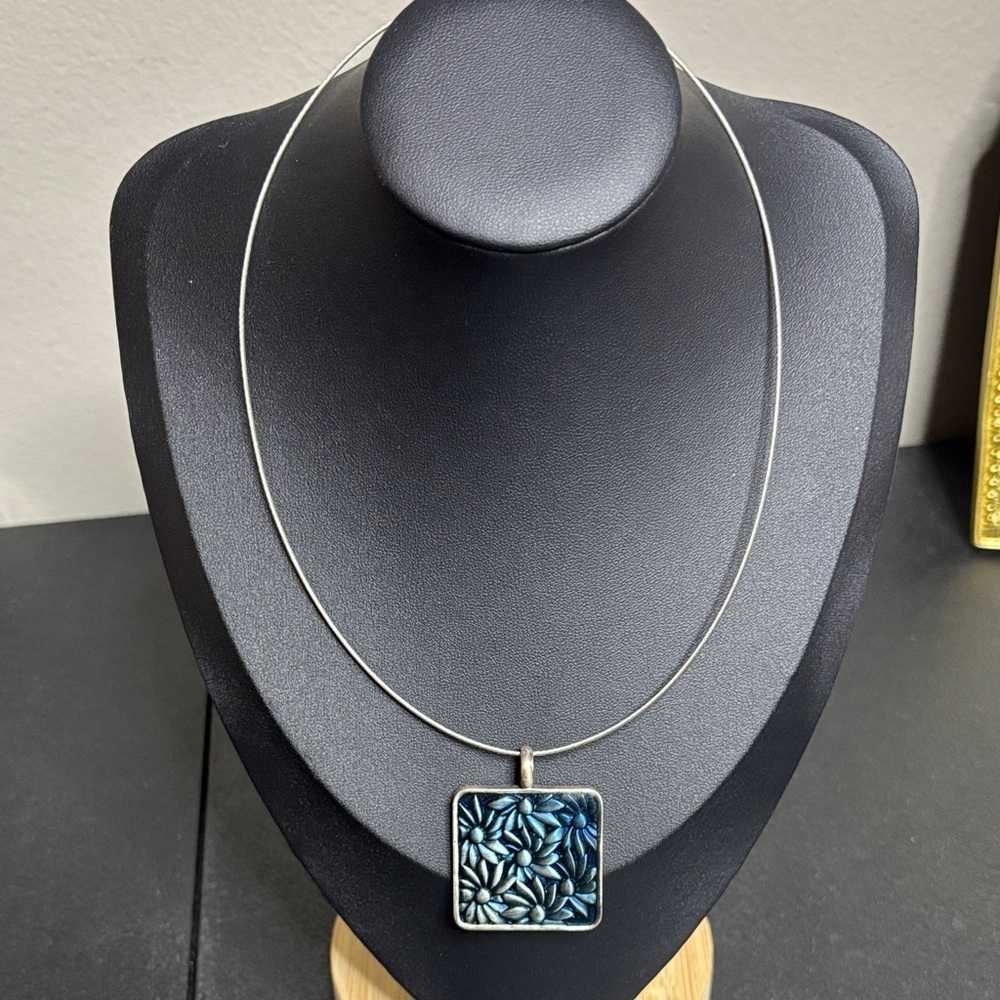 Glass Blue Floral Slider Pendant Wire Choker Necklace
